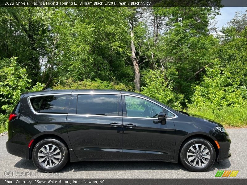  2023 Pacifica Hybrid Touring L Brilliant Black Crystal Pearl