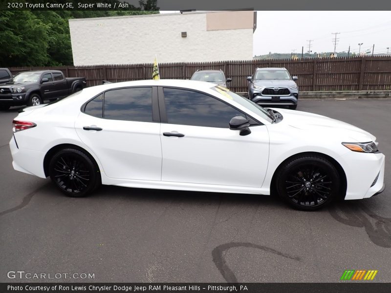 Super White / Ash 2020 Toyota Camry SE