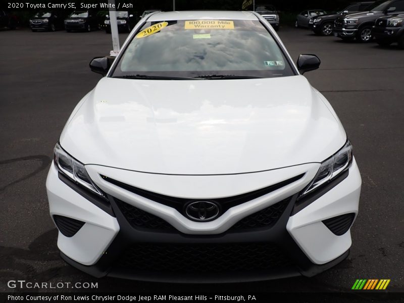 Super White / Ash 2020 Toyota Camry SE