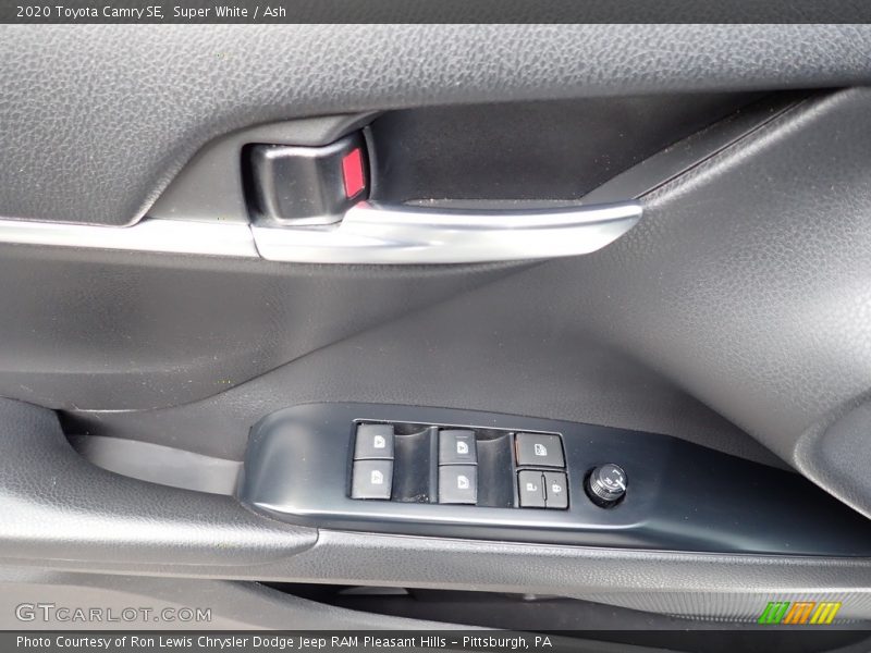 Super White / Ash 2020 Toyota Camry SE