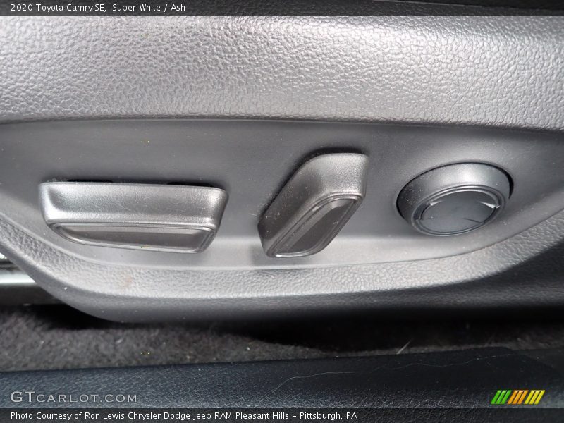 Super White / Ash 2020 Toyota Camry SE