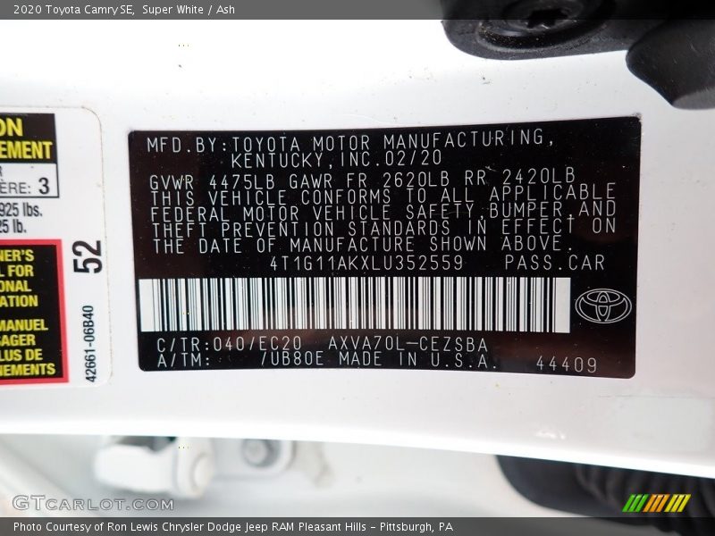 Super White / Ash 2020 Toyota Camry SE