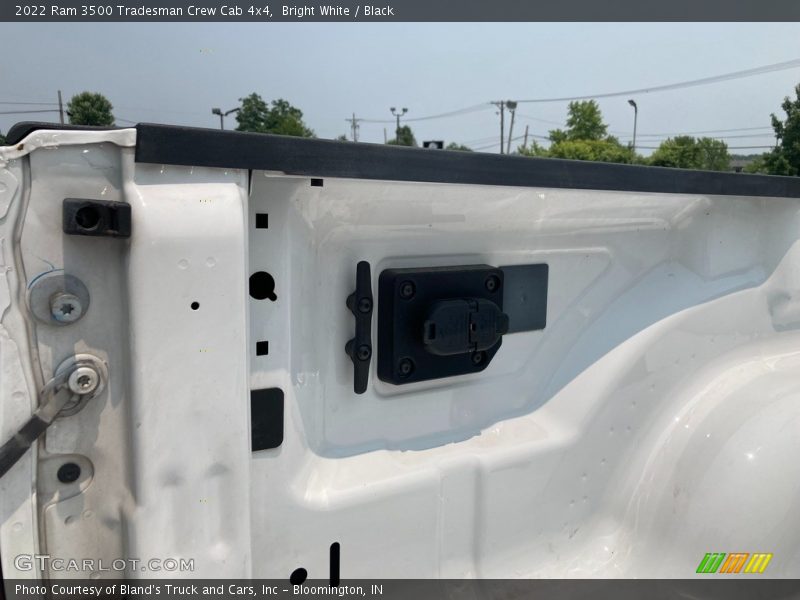 Bright White / Black 2022 Ram 3500 Tradesman Crew Cab 4x4