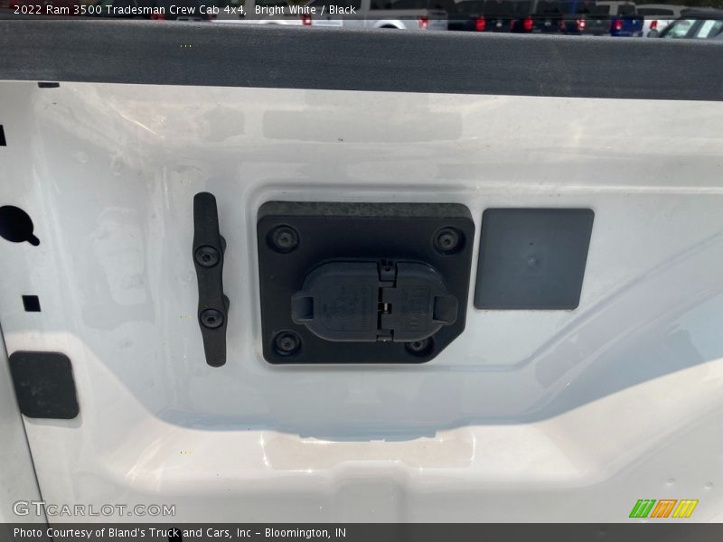 Bright White / Black 2022 Ram 3500 Tradesman Crew Cab 4x4