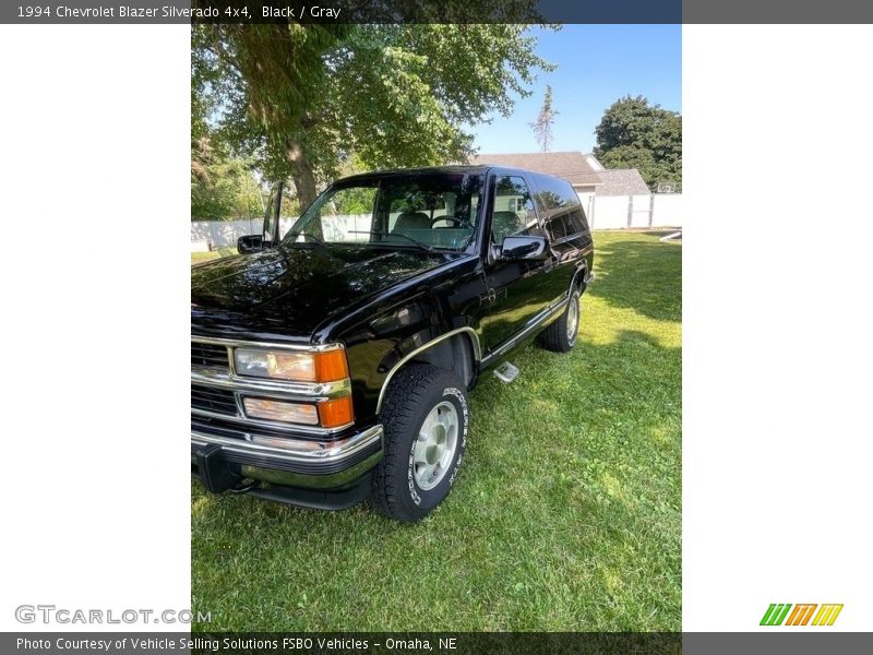 Front 3/4 View of 1994 Blazer Silverado 4x4