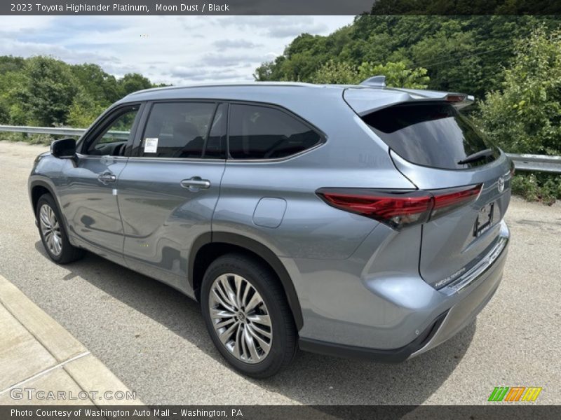 Moon Dust / Black 2023 Toyota Highlander Platinum