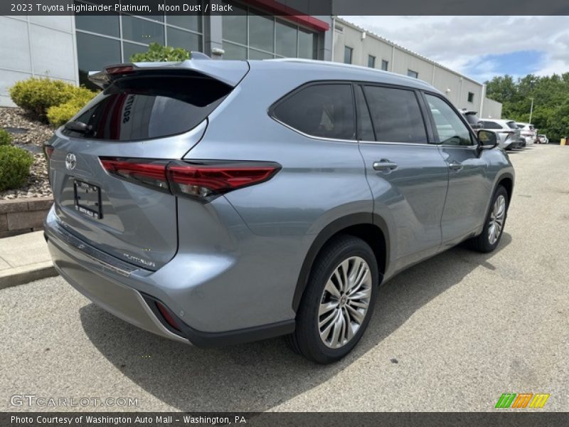 Moon Dust / Black 2023 Toyota Highlander Platinum