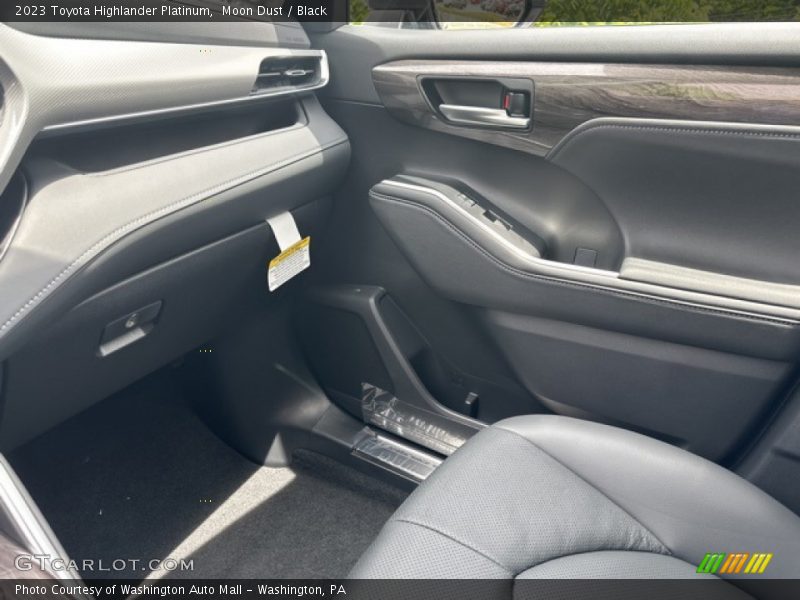 Moon Dust / Black 2023 Toyota Highlander Platinum