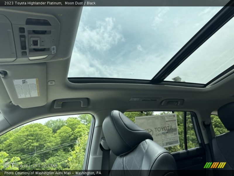 Sunroof of 2023 Highlander Platinum