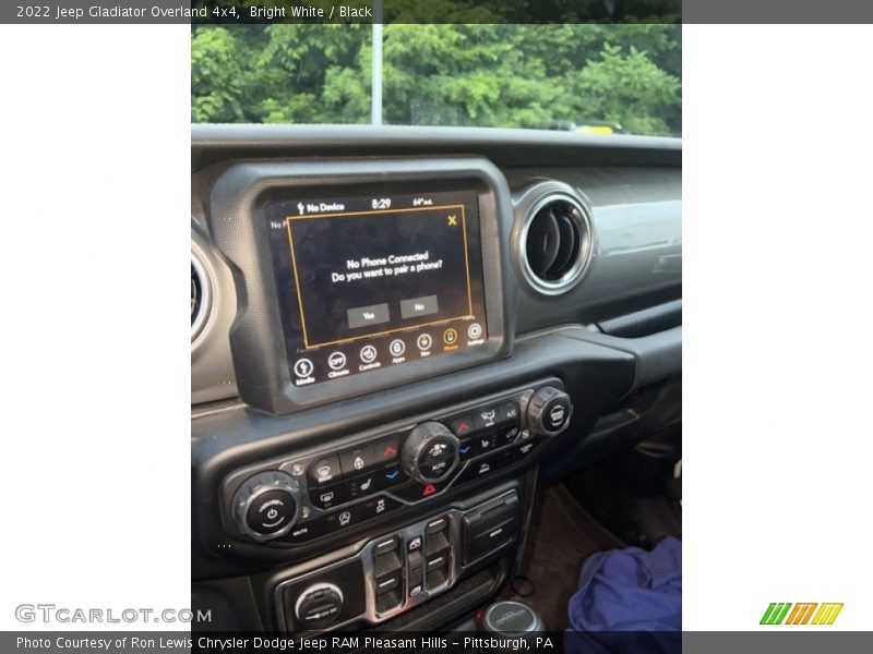 Bright White / Black 2022 Jeep Gladiator Overland 4x4