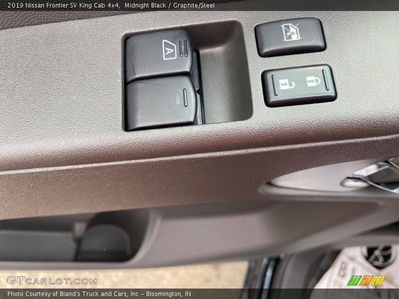 Midnight Black / Graphite/Steel 2019 Nissan Frontier SV King Cab 4x4