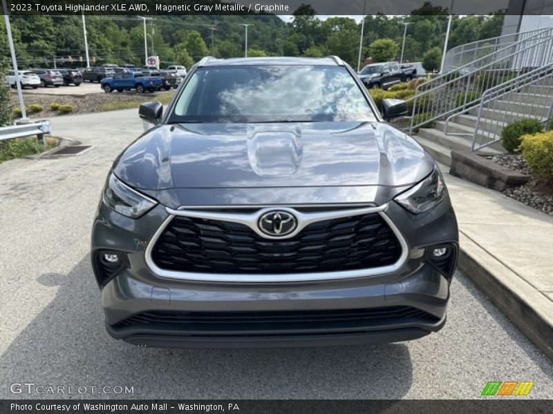 Magnetic Gray Metallic / Graphite 2023 Toyota Highlander XLE AWD