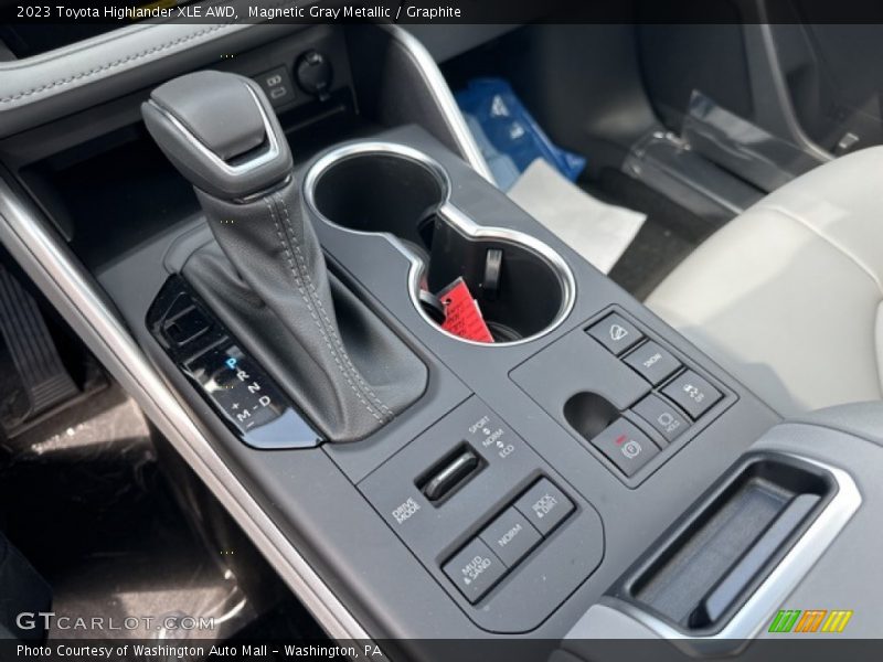  2023 Highlander XLE AWD 8 Speed Automatic Shifter