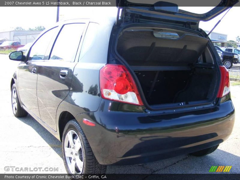 Black / Charcoal Black 2007 Chevrolet Aveo 5 LS Hatchback