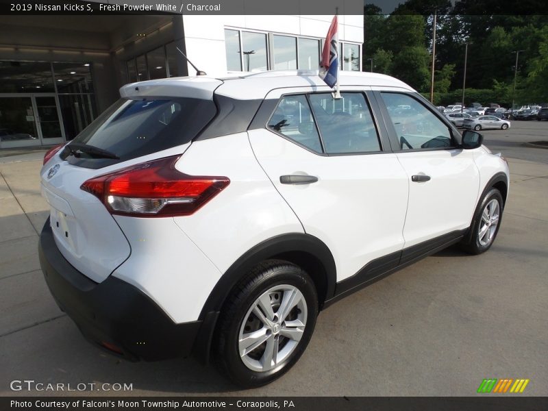 Fresh Powder White / Charcoal 2019 Nissan Kicks S