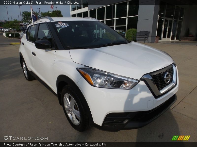 Fresh Powder White / Charcoal 2019 Nissan Kicks S