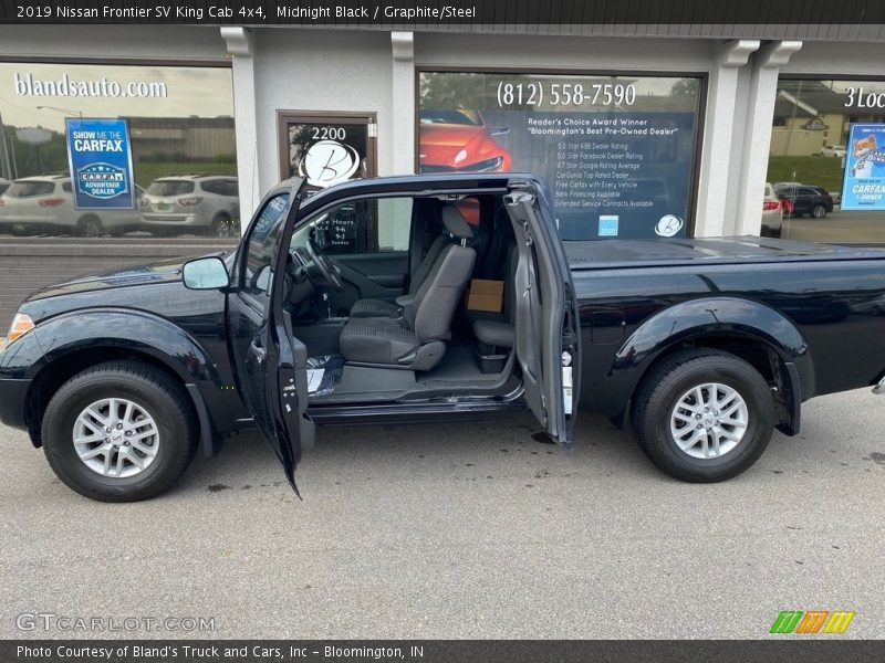Midnight Black / Graphite/Steel 2019 Nissan Frontier SV King Cab 4x4