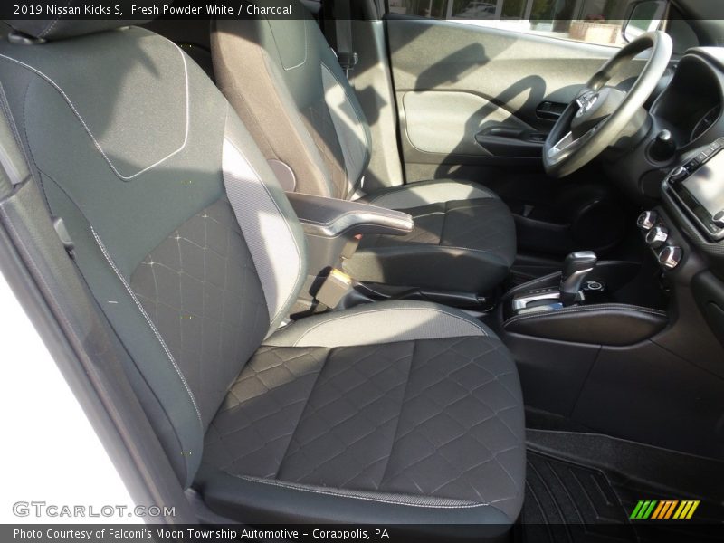 Fresh Powder White / Charcoal 2019 Nissan Kicks S