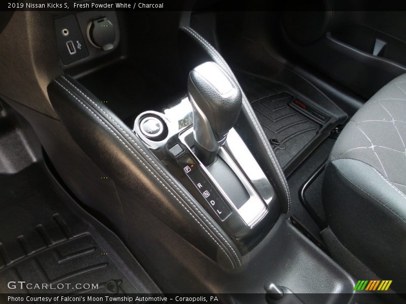 Fresh Powder White / Charcoal 2019 Nissan Kicks S