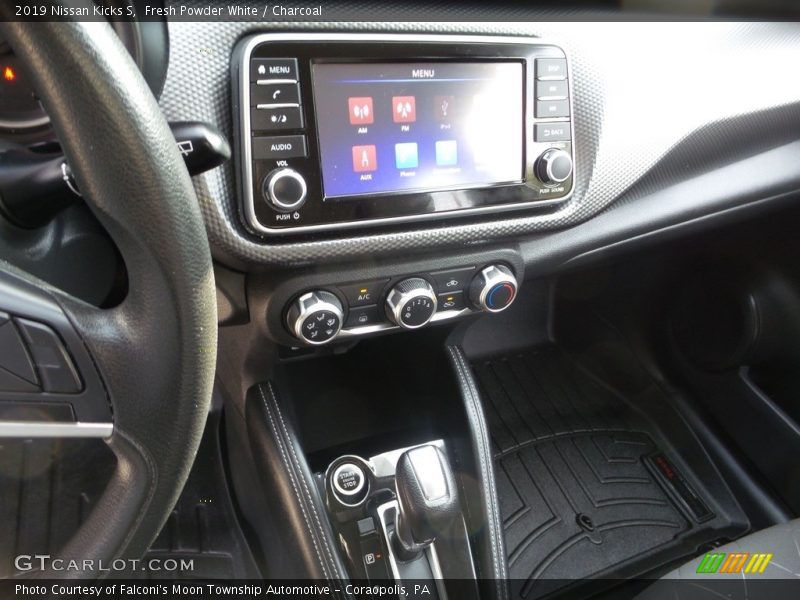 Fresh Powder White / Charcoal 2019 Nissan Kicks S