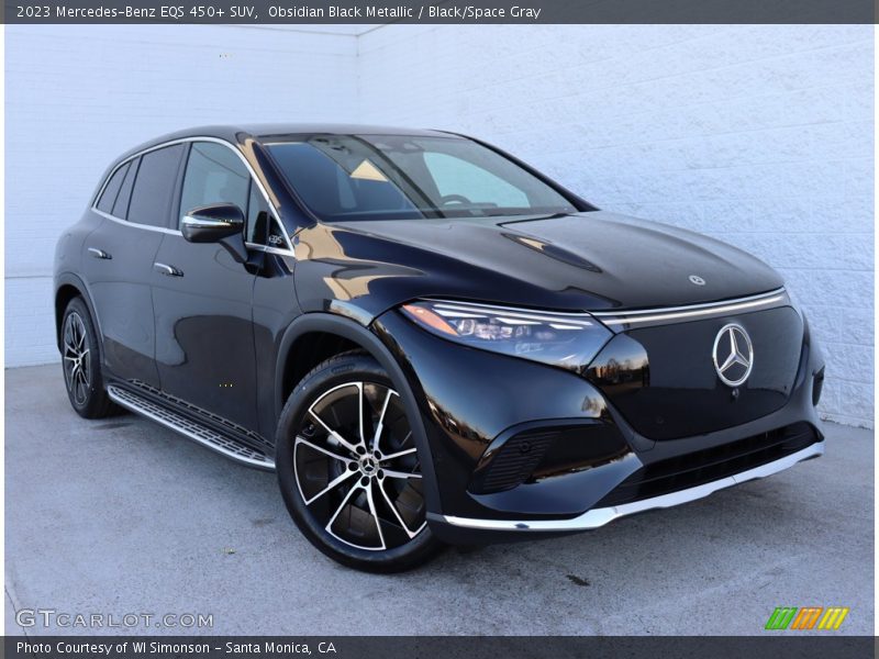 Front 3/4 View of 2023 EQS 450+ SUV