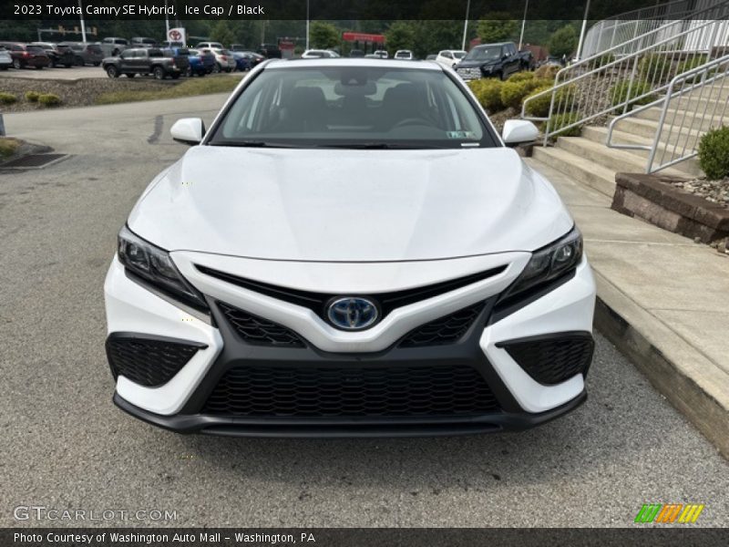 Ice Cap / Black 2023 Toyota Camry SE Hybrid