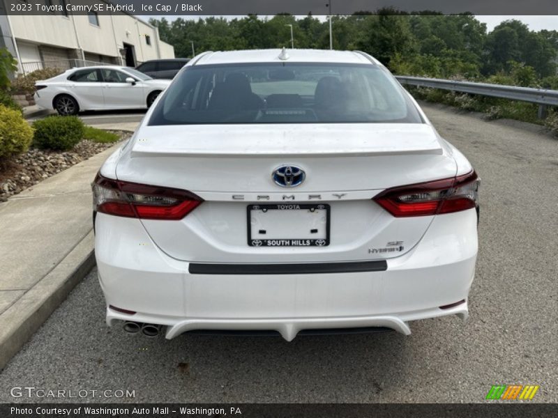 Ice Cap / Black 2023 Toyota Camry SE Hybrid
