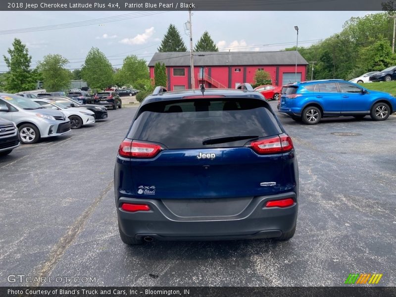 Patriot Blue Pearl / Black 2018 Jeep Cherokee Latitude Plus 4x4