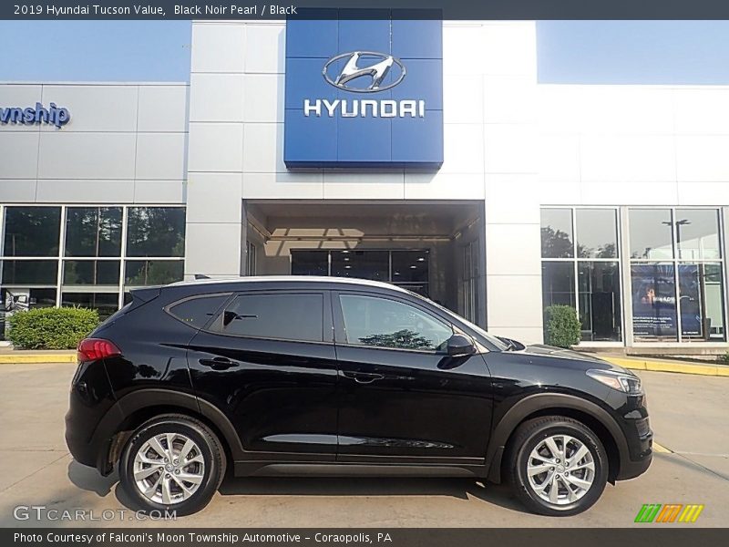 Black Noir Pearl / Black 2019 Hyundai Tucson Value