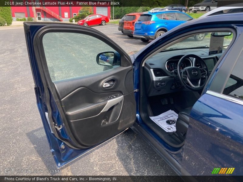Patriot Blue Pearl / Black 2018 Jeep Cherokee Latitude Plus 4x4