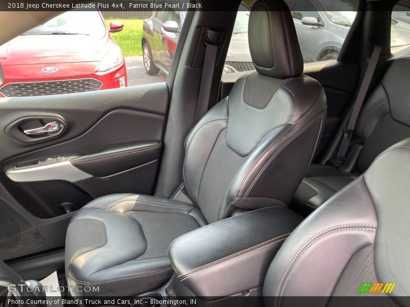 Patriot Blue Pearl / Black 2018 Jeep Cherokee Latitude Plus 4x4