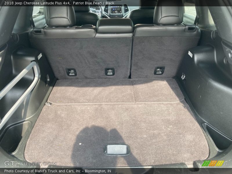 Patriot Blue Pearl / Black 2018 Jeep Cherokee Latitude Plus 4x4