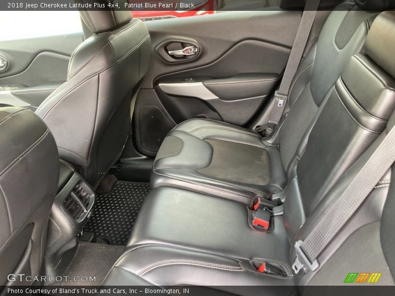 Patriot Blue Pearl / Black 2018 Jeep Cherokee Latitude Plus 4x4