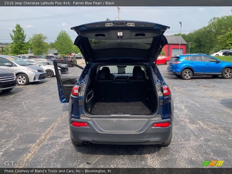 Patriot Blue Pearl / Black 2018 Jeep Cherokee Latitude Plus 4x4