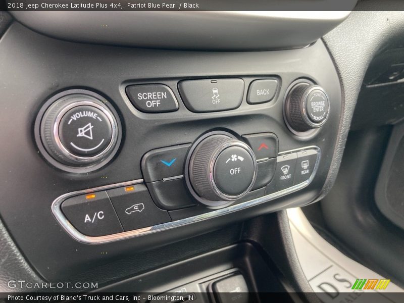 Patriot Blue Pearl / Black 2018 Jeep Cherokee Latitude Plus 4x4
