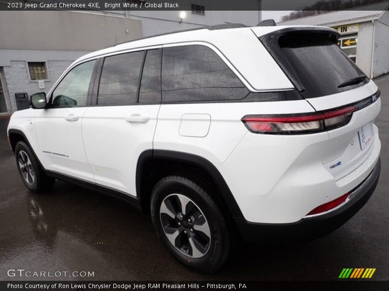 Bright White / Global Black 2023 Jeep Grand Cherokee 4XE