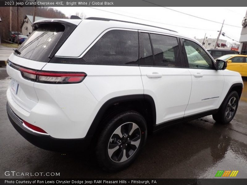 Bright White / Global Black 2023 Jeep Grand Cherokee 4XE