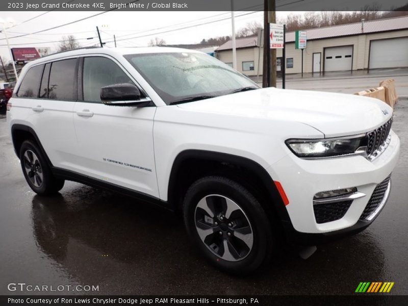 Bright White / Global Black 2023 Jeep Grand Cherokee 4XE