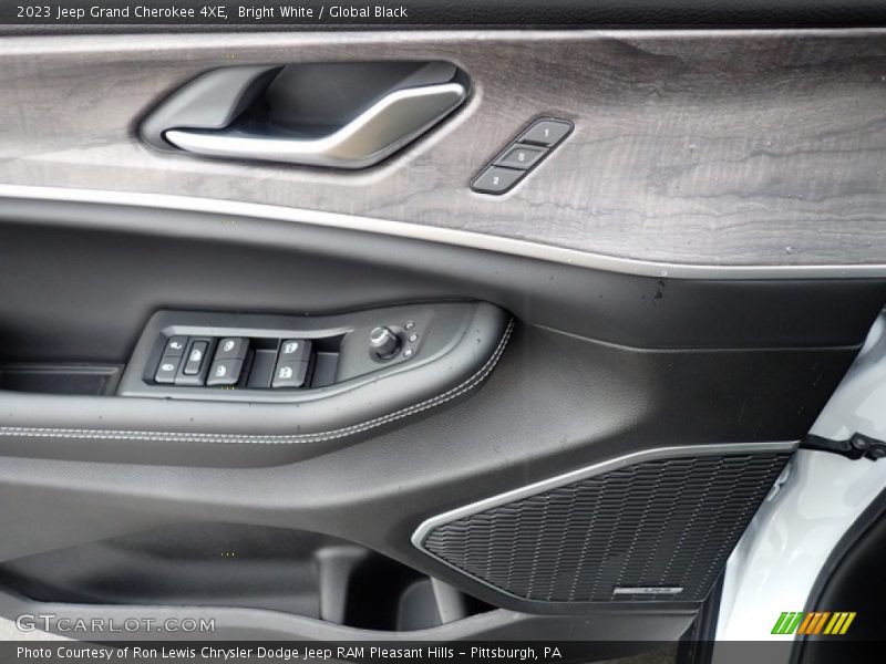 Bright White / Global Black 2023 Jeep Grand Cherokee 4XE