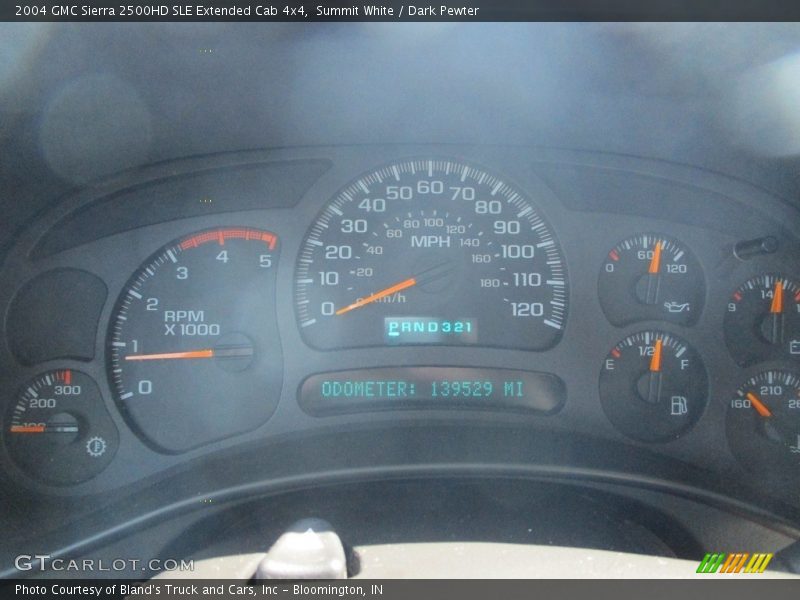 Summit White / Dark Pewter 2004 GMC Sierra 2500HD SLE Extended Cab 4x4