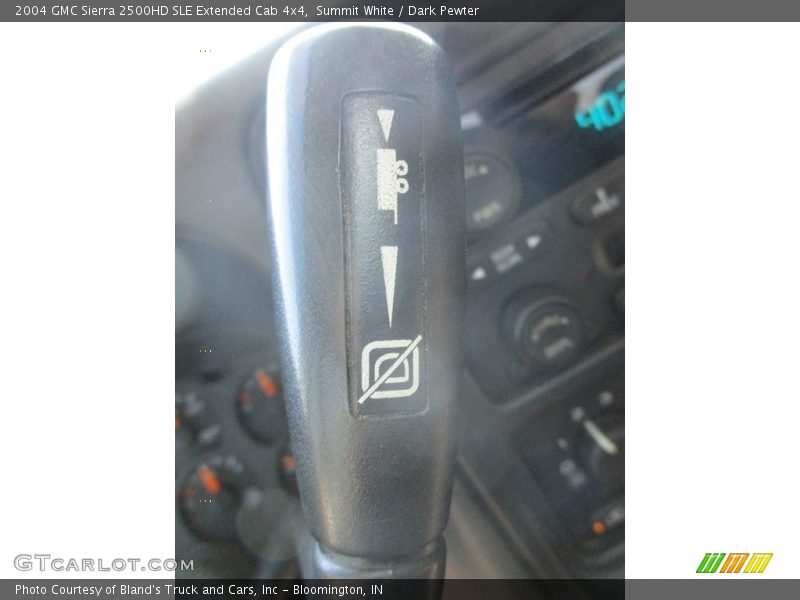 Summit White / Dark Pewter 2004 GMC Sierra 2500HD SLE Extended Cab 4x4