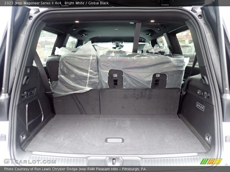 Bright White / Global Black 2023 Jeep Wagoneer Series II 4x4