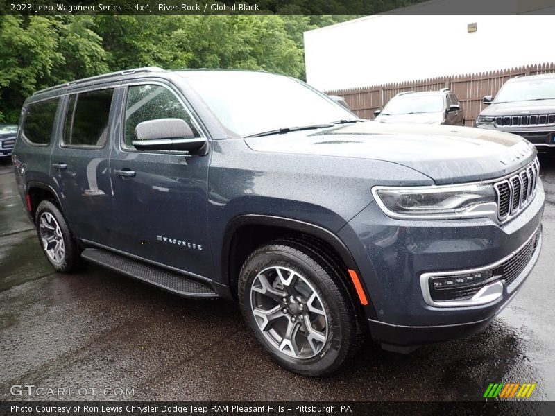 Front 3/4 View of 2023 Wagoneer Series III 4x4