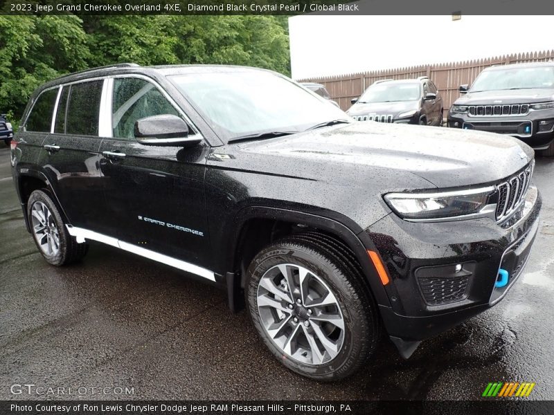 Diamond Black Crystal Pearl / Global Black 2023 Jeep Grand Cherokee Overland 4XE