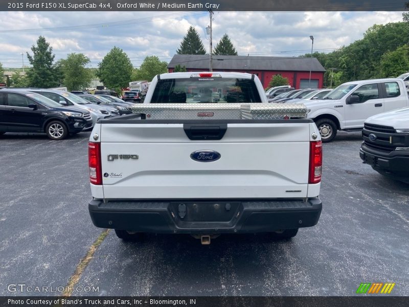 Oxford White / Medium Earth Gray 2015 Ford F150 XL SuperCab 4x4