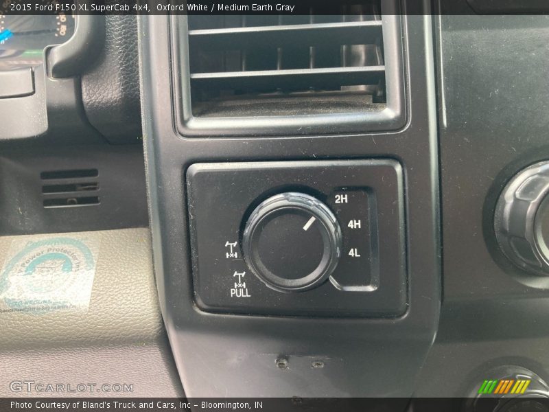 Oxford White / Medium Earth Gray 2015 Ford F150 XL SuperCab 4x4