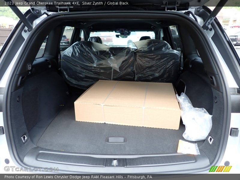  2023 Grand Cherokee Trailhawk 4XE Trunk
