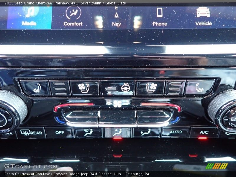 Silver Zynith / Global Black 2023 Jeep Grand Cherokee Trailhawk 4XE