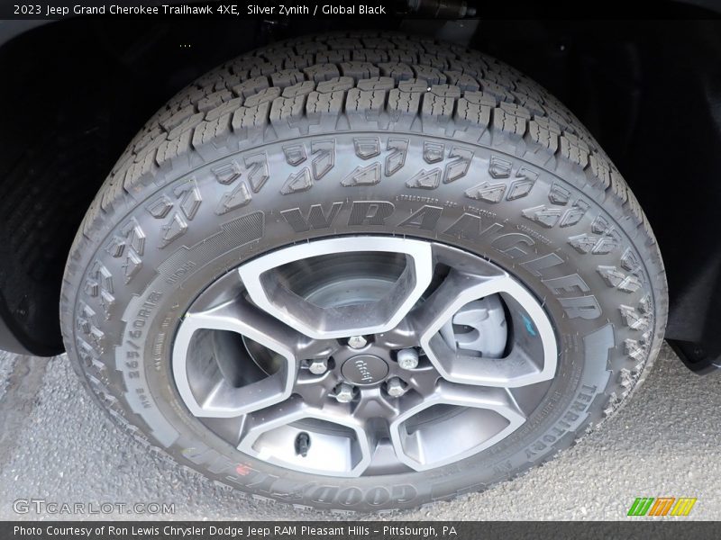 Silver Zynith / Global Black 2023 Jeep Grand Cherokee Trailhawk 4XE