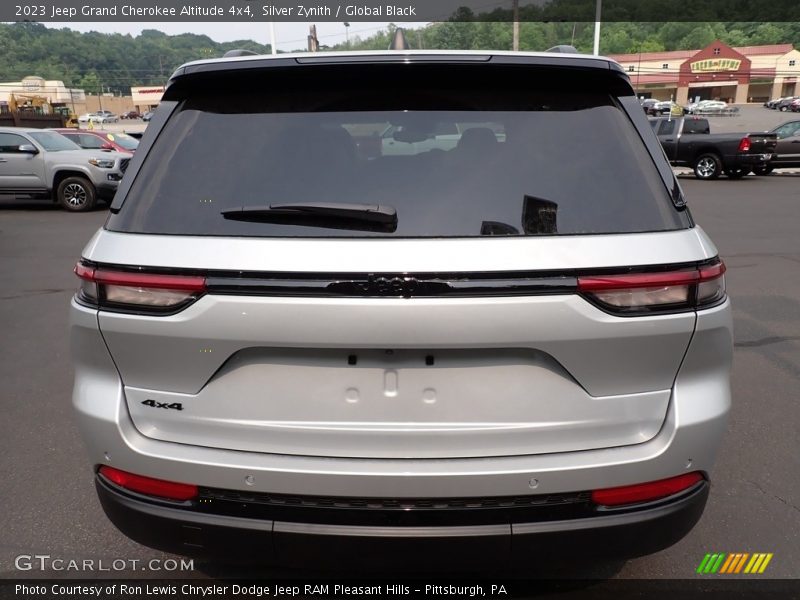 Silver Zynith / Global Black 2023 Jeep Grand Cherokee Altitude 4x4
